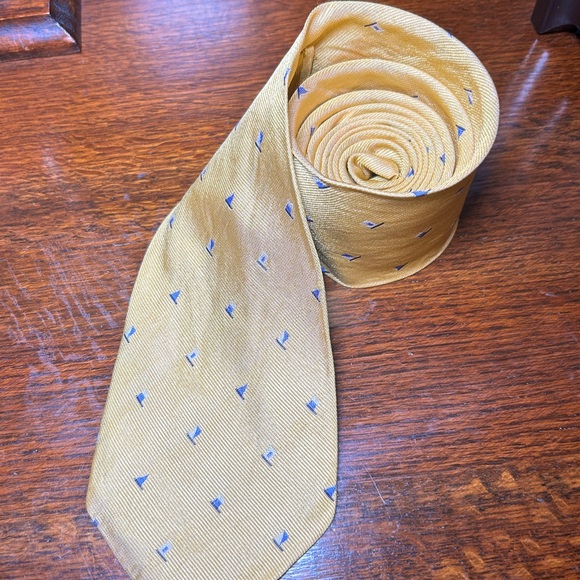 J. Crew Yellow Silk Necktie Made in Italy - Picture 3 of 8